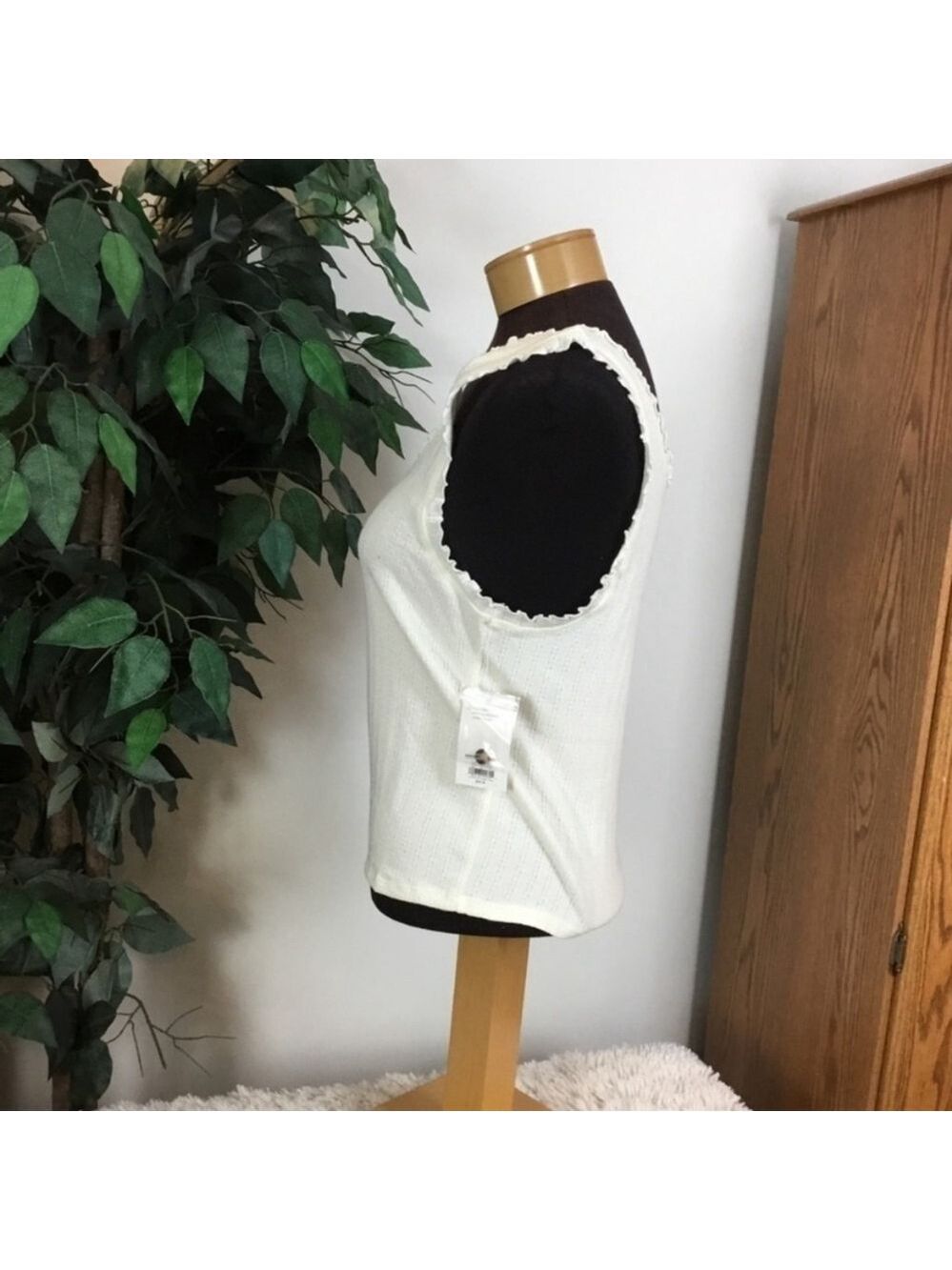 SO button down sleeveless tank Woman’s Junior’s size XL ivory - Picture 8 of 13